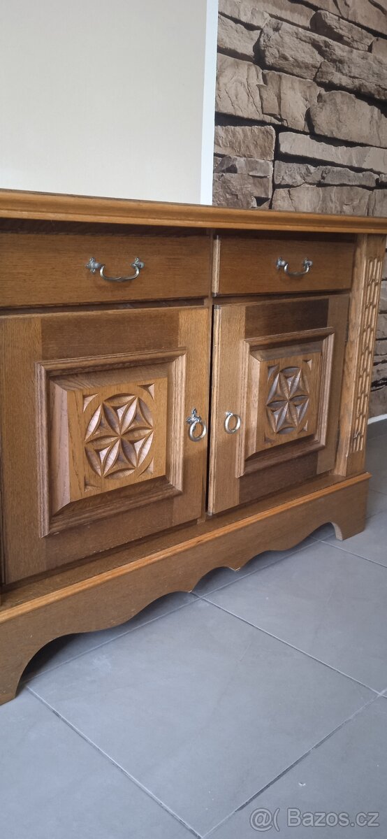 Rustikální komoda středně tmavý dub - 8