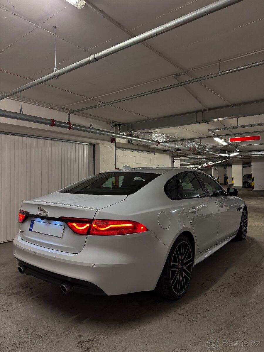 Jaguar XF 3.0D V6 R-SPORT - 8