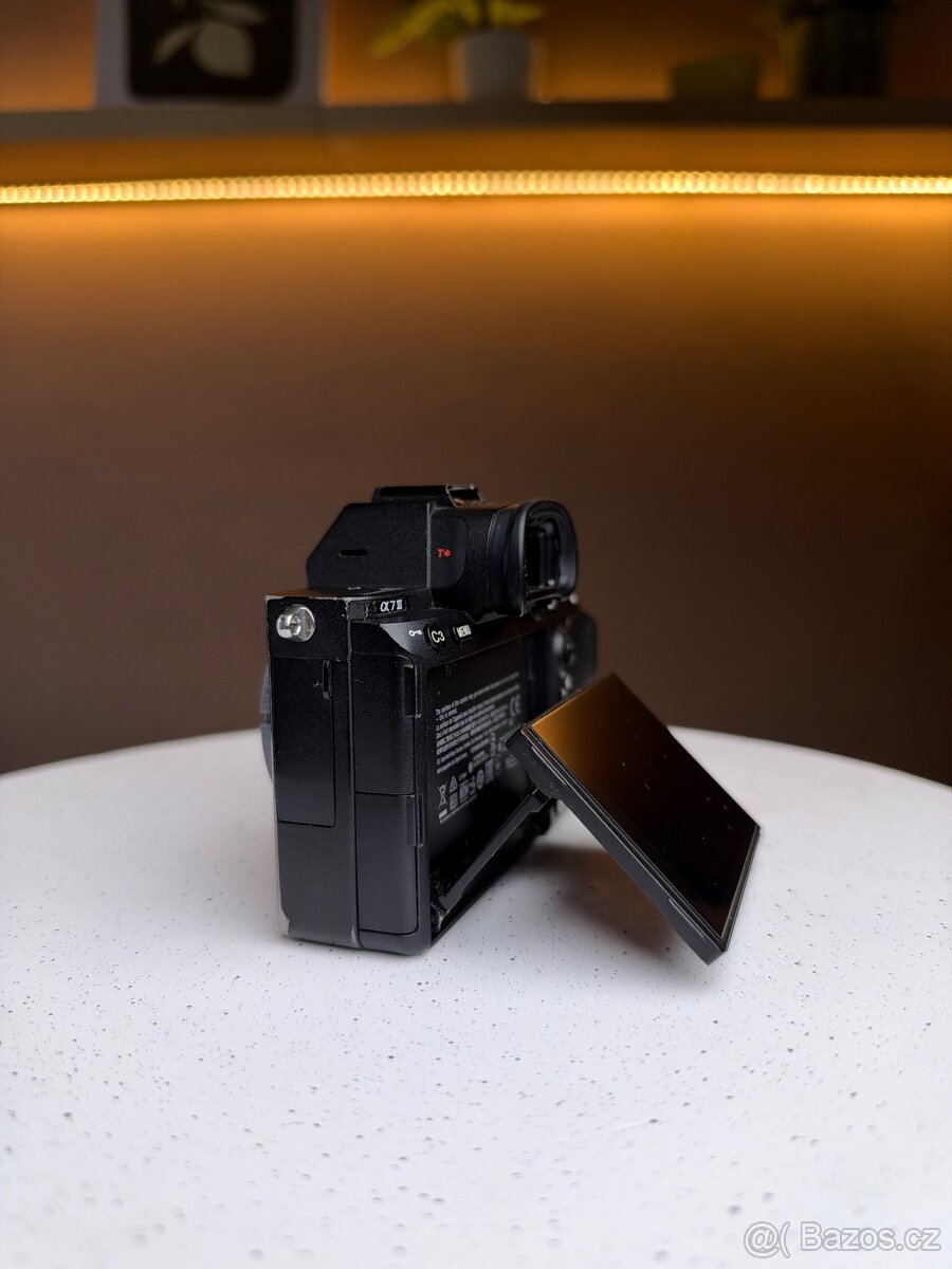 Sony Alpha A7 III - 8