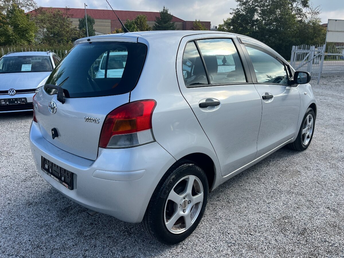 Toyota Yaris 1.3i 74kw, 116 000km - 8