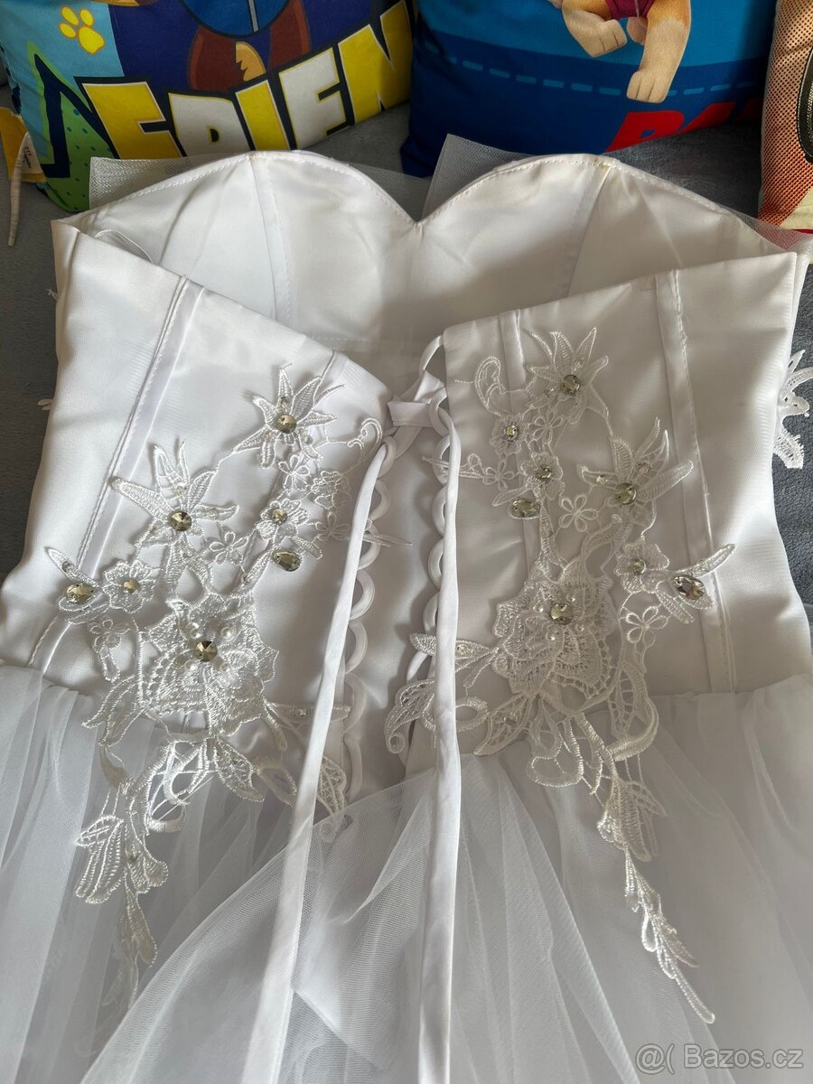 Svatební šaty - 8