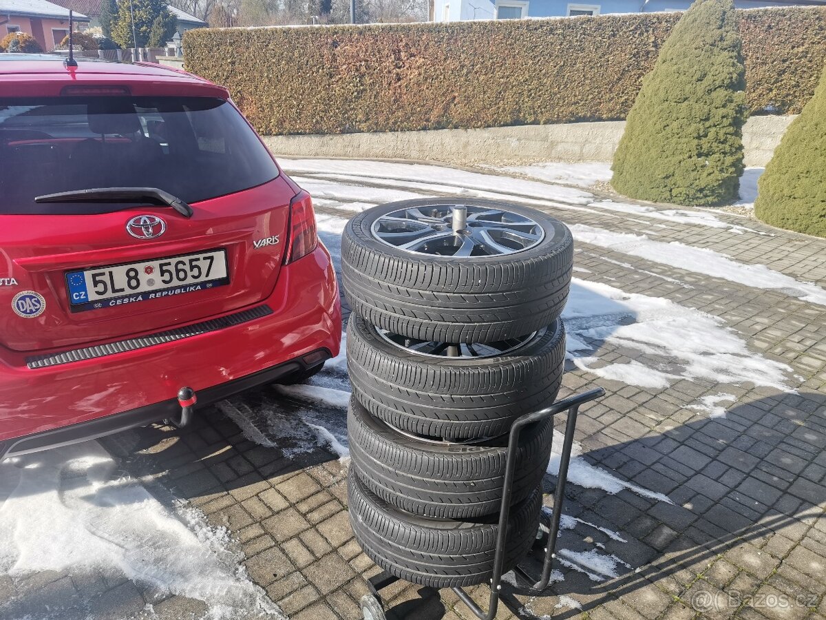 Toyota Yaris - 8
