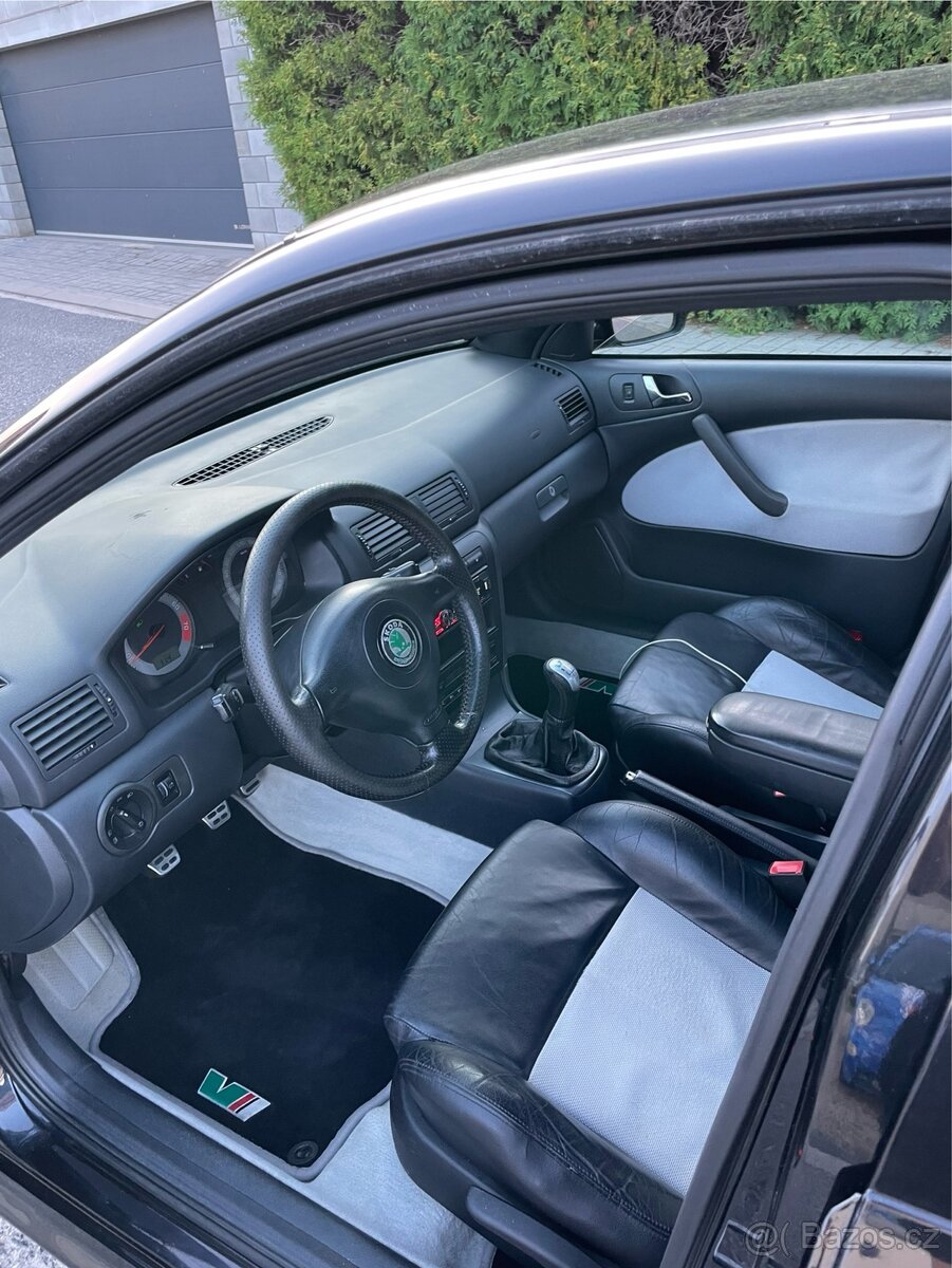 Škoda Octavia 1.8t RS 175tis - 8