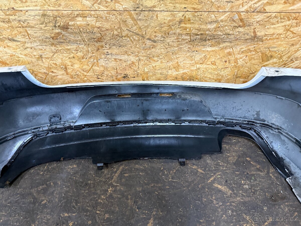 ZADNÍ NÁRAZNÍK VW PASSAT B7 SEDAN - 8
