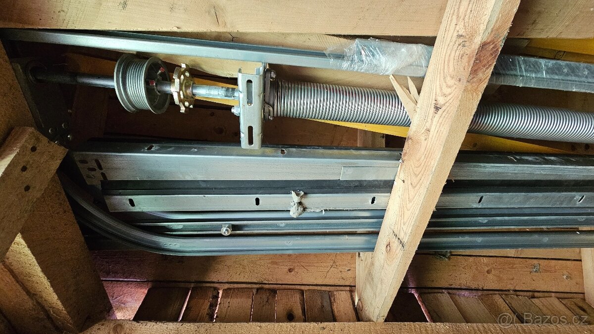 Sekční garážová vrata - 8