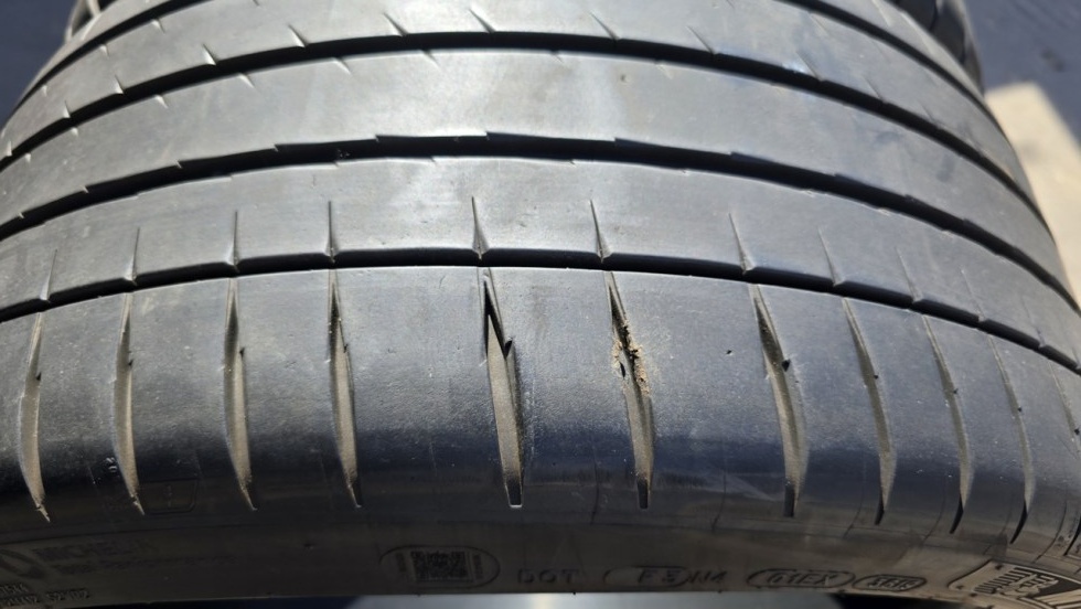 Letní pneu 255/35/19 Michelin - 8