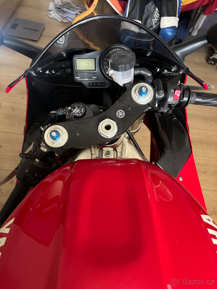 Yamaha R1 1999 - 8