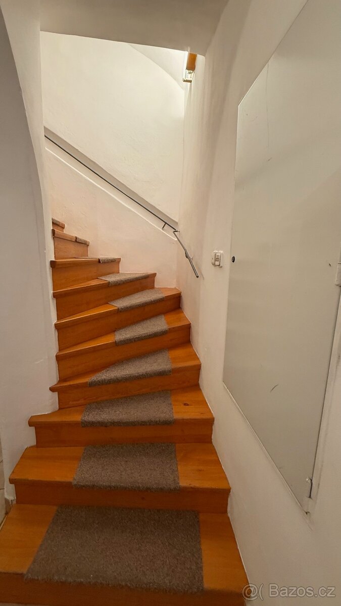 Prodej menšího činžovního domu v historické části Trutnova - 8