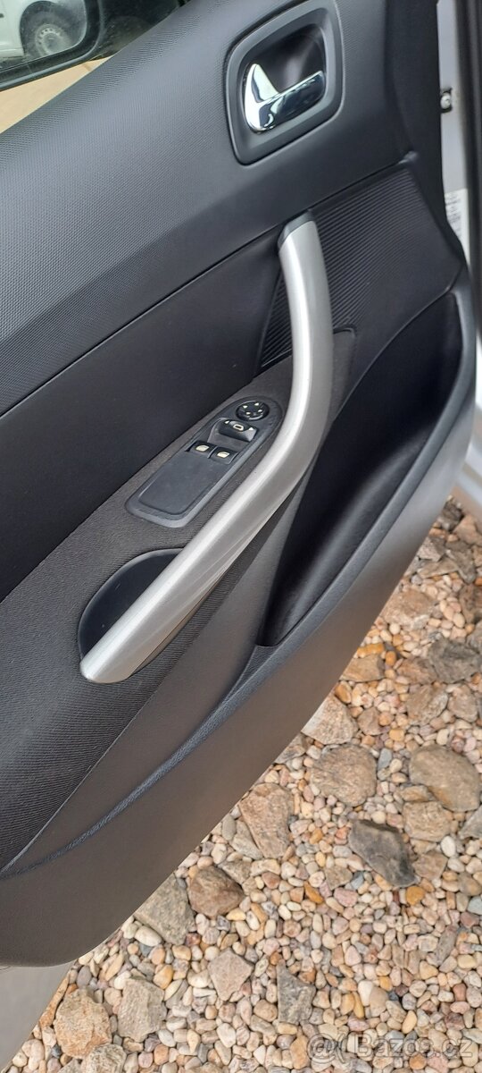 Peugeot 308 1.4i 70kW ČR 1.MAJ KLIMA - 8