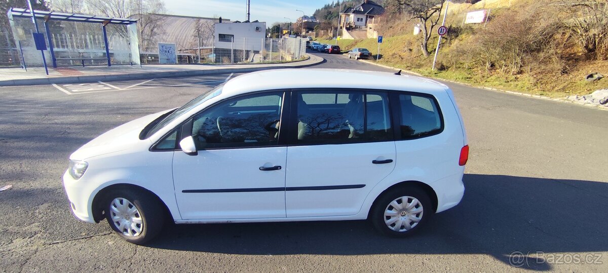 Volkswagen Touran 1.6 TDI nová STK - 8