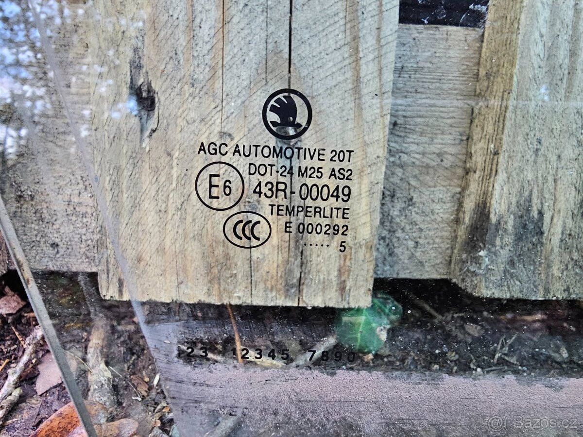 P.P. sklo dveří - Škoda Octavia 3 - 8