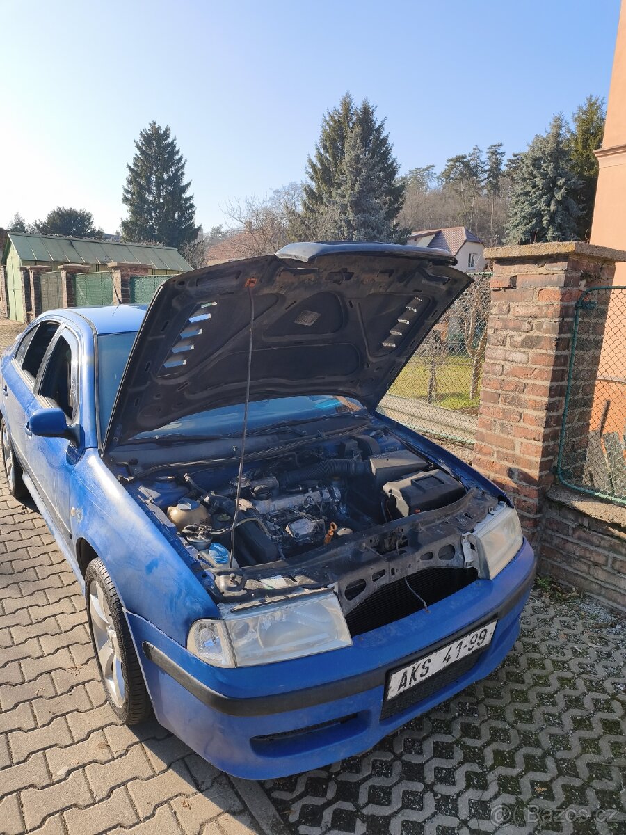 Maska a kapota Octavia 1 - 8