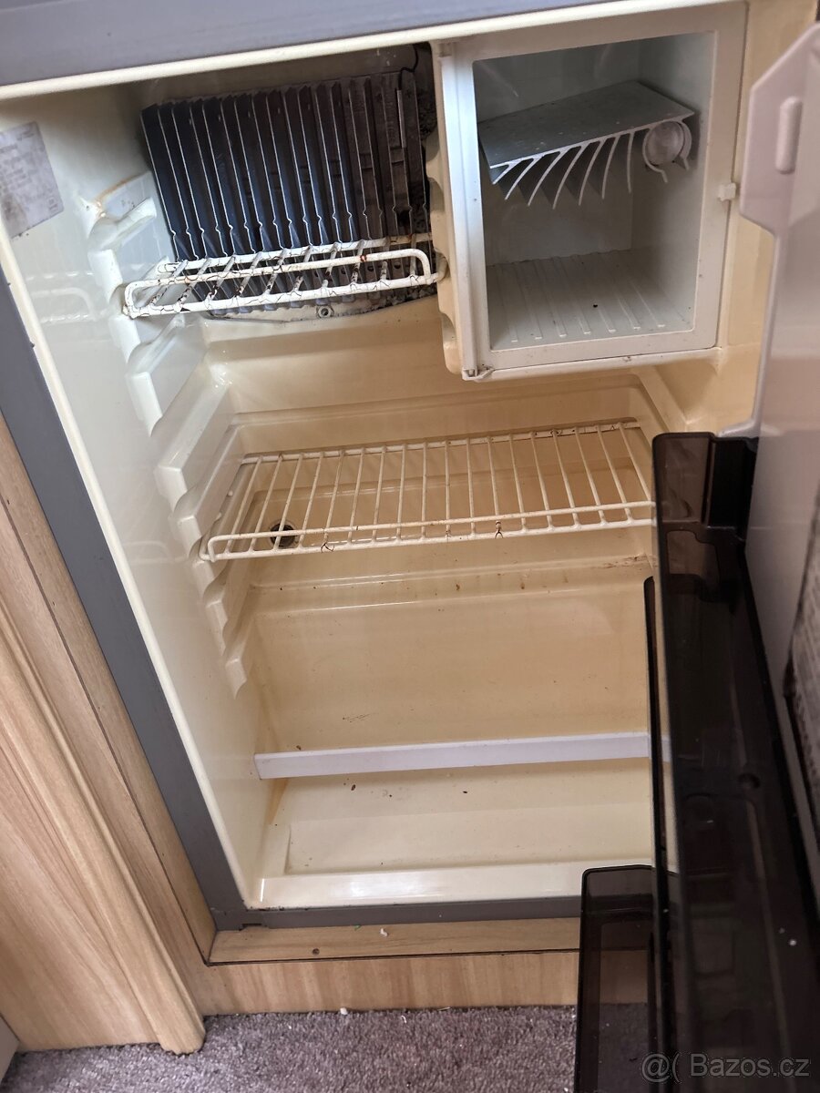 Prodám karavan k renovaci - 8