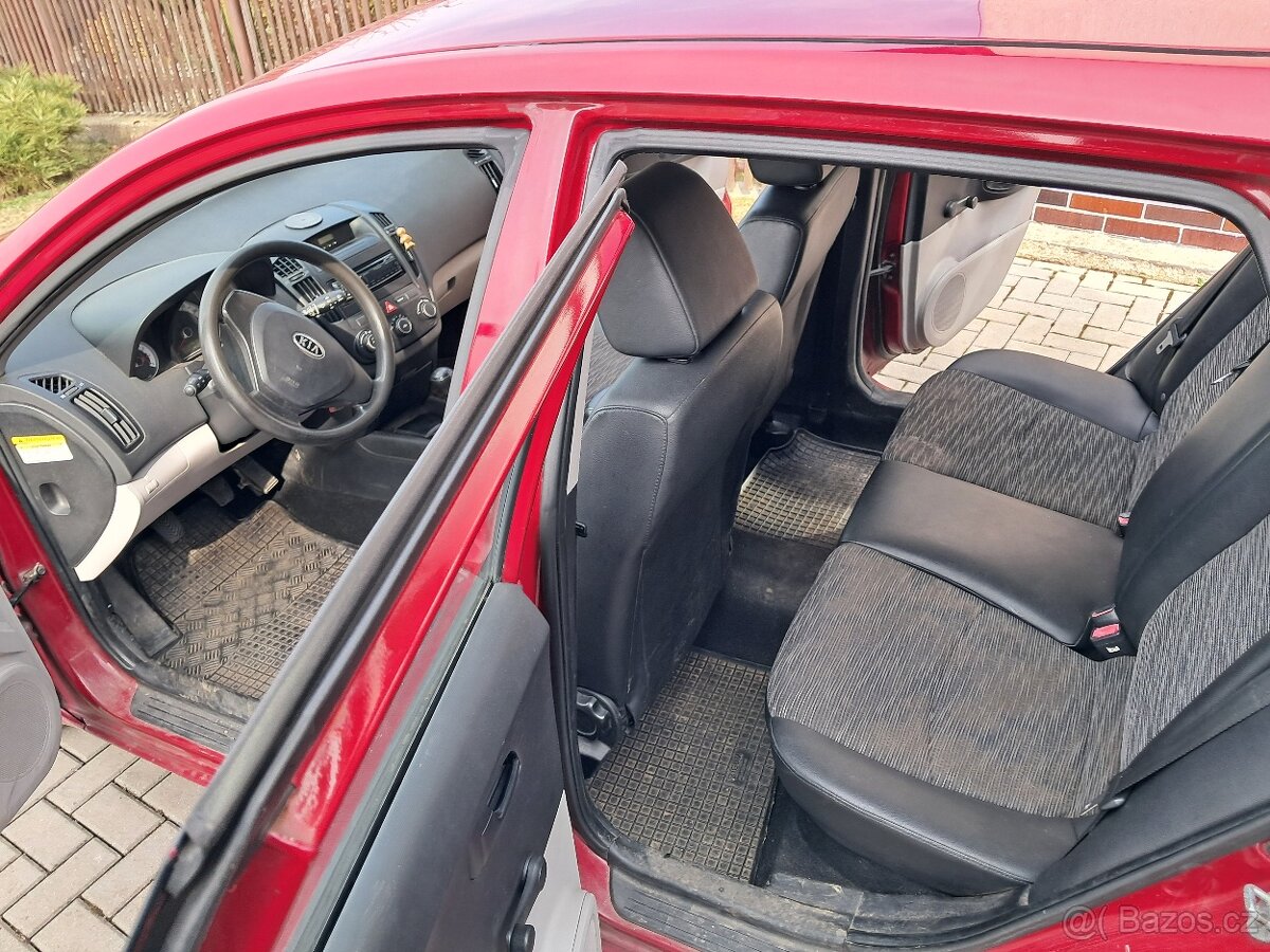KIA CEED 1.4 _80 kW 1.majitel - 8