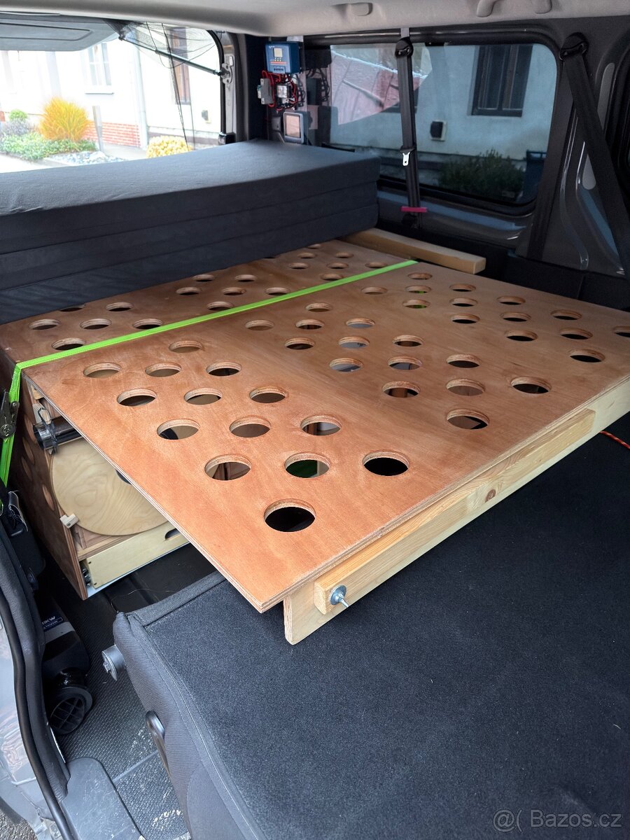 Camping obytná vestavba do dodávky - 8