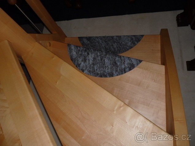 Dřevěné schody do mezipatra - 8