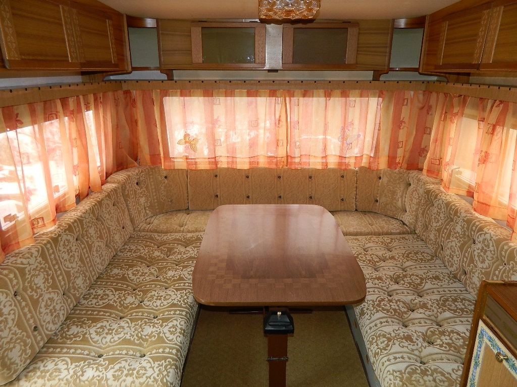 Velký dvouosý karavan Tabbert pro 7 osob - 8