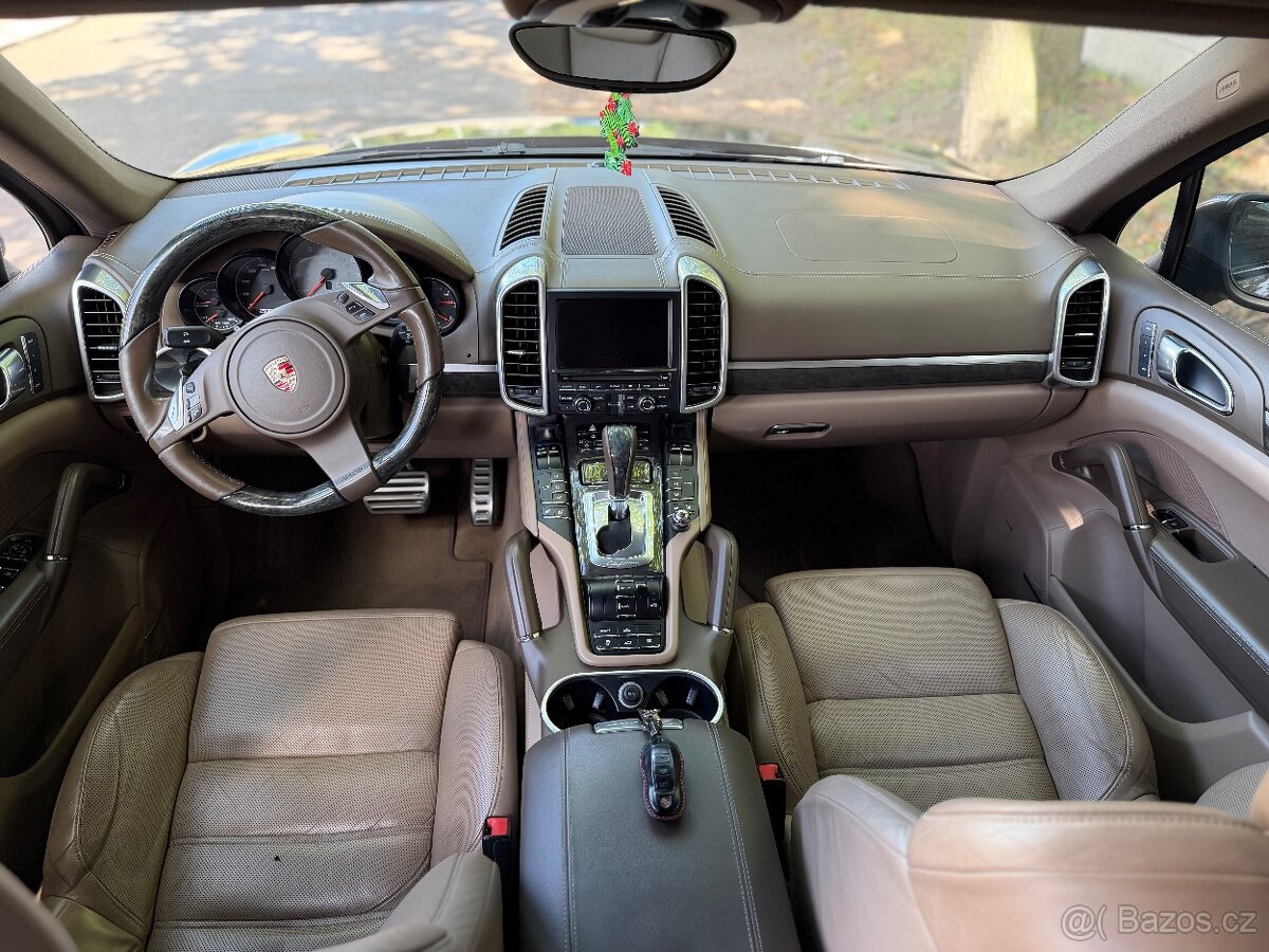 Porsche Cayenne S Hybrid 3.0 - 8