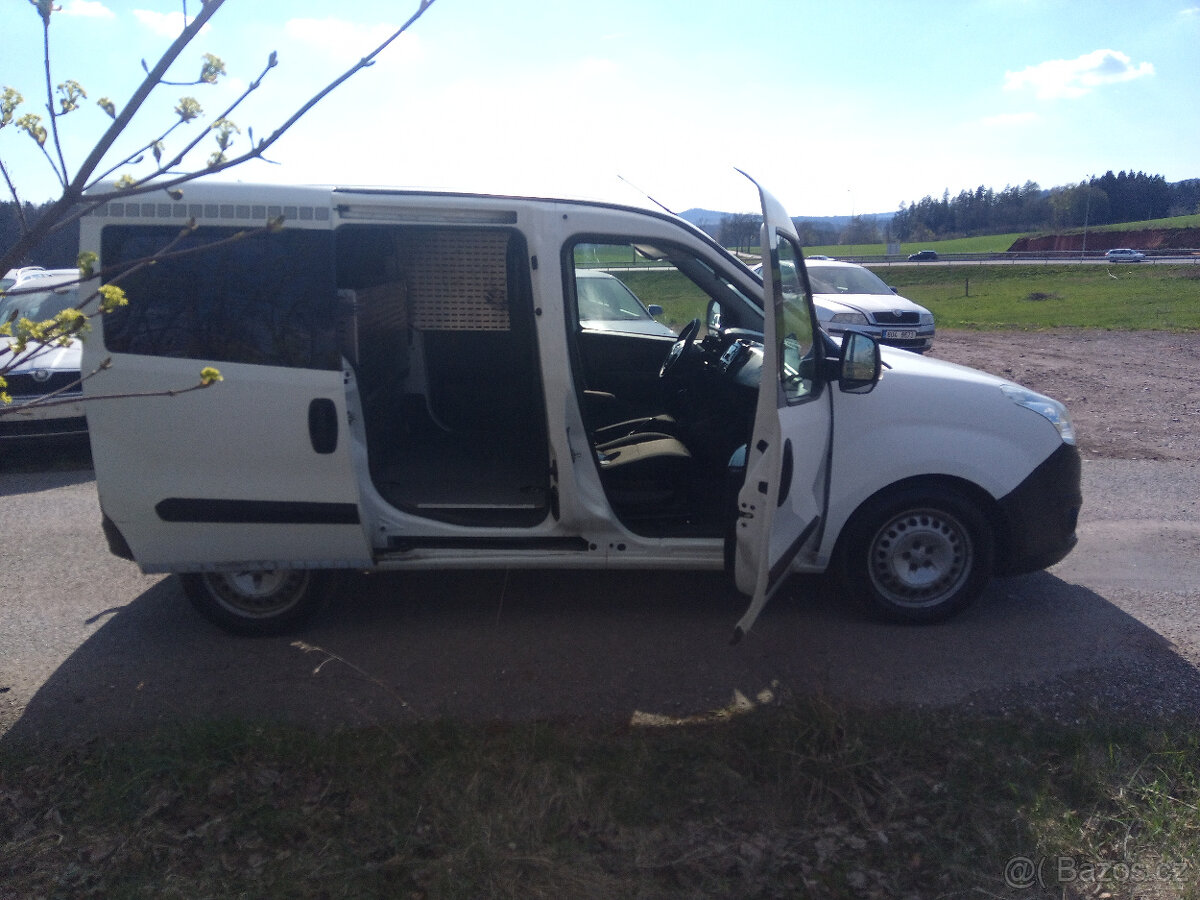 Combo Van - 1,6 D - pojízdná dílna - 8