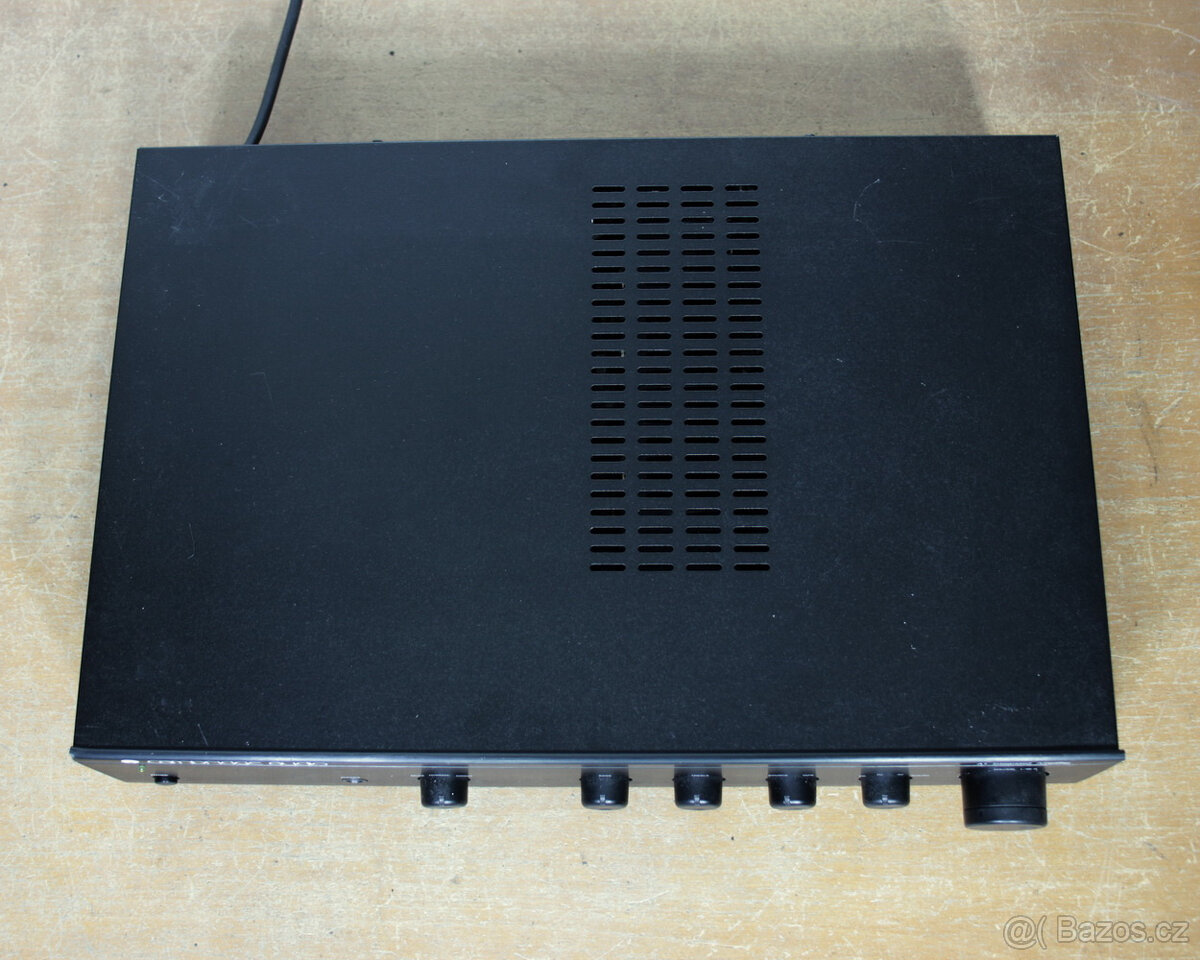 Zesilovač Cambridge Audio. - 8