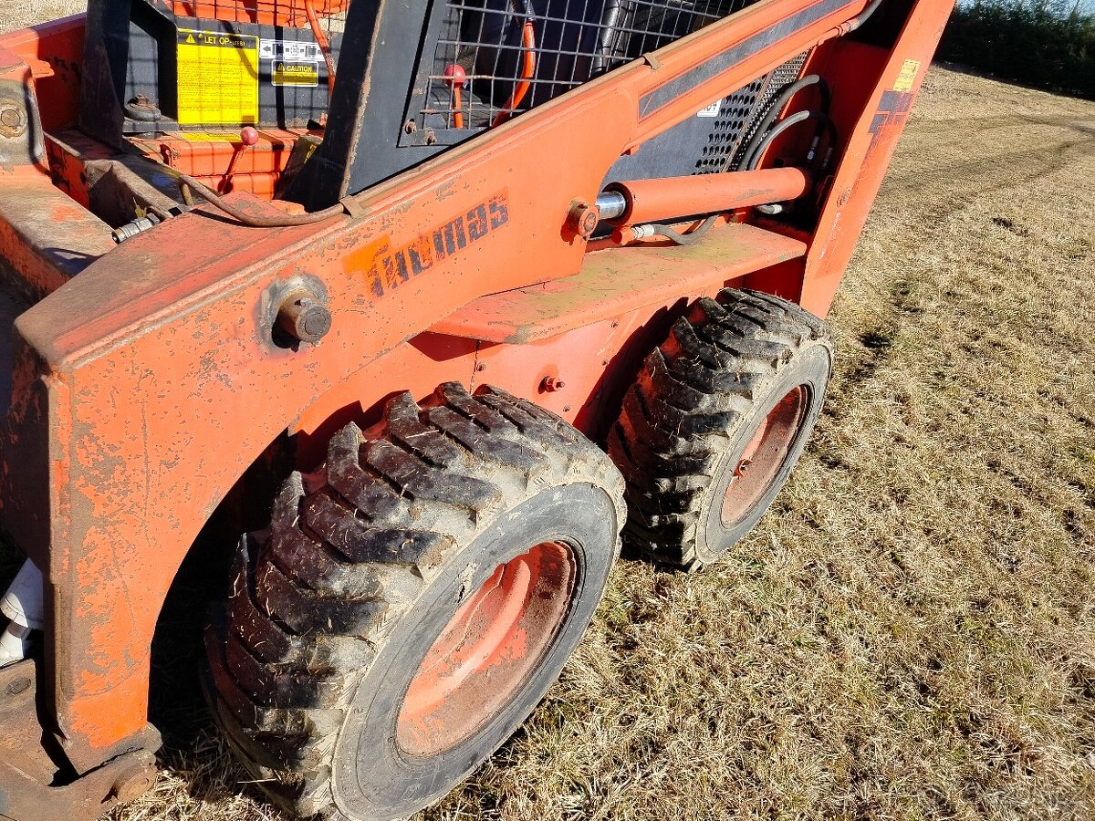 Prodám nakladač Thomas HD T 233 - 8