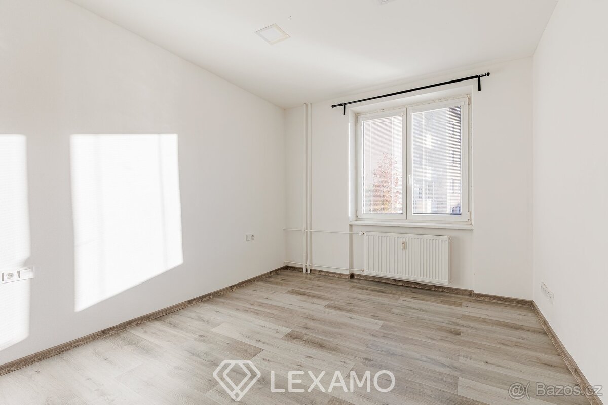 Pronájem bytu 2+kk, 53m² - ul. Smetanova Znojmo, ev.č. 00300 - 8