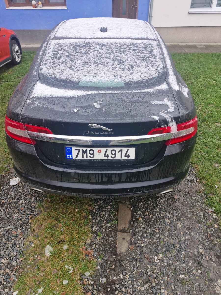 Jaguár XF 3.0d 177kw limuzína - 8