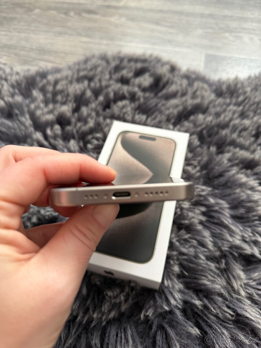 Iphone 15 pro 128GB titan pískový - 8