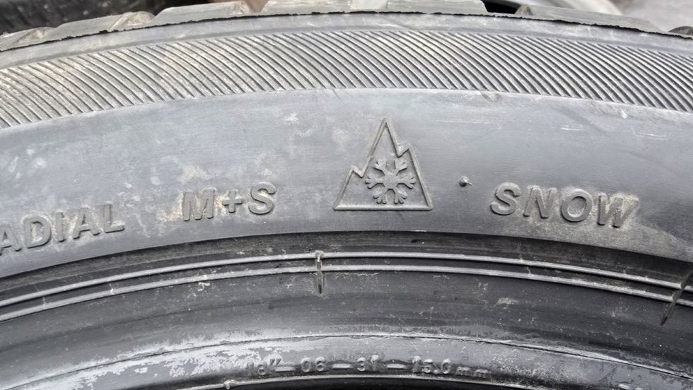 Zimní pneu 225/45/18 Bridgestone - 8