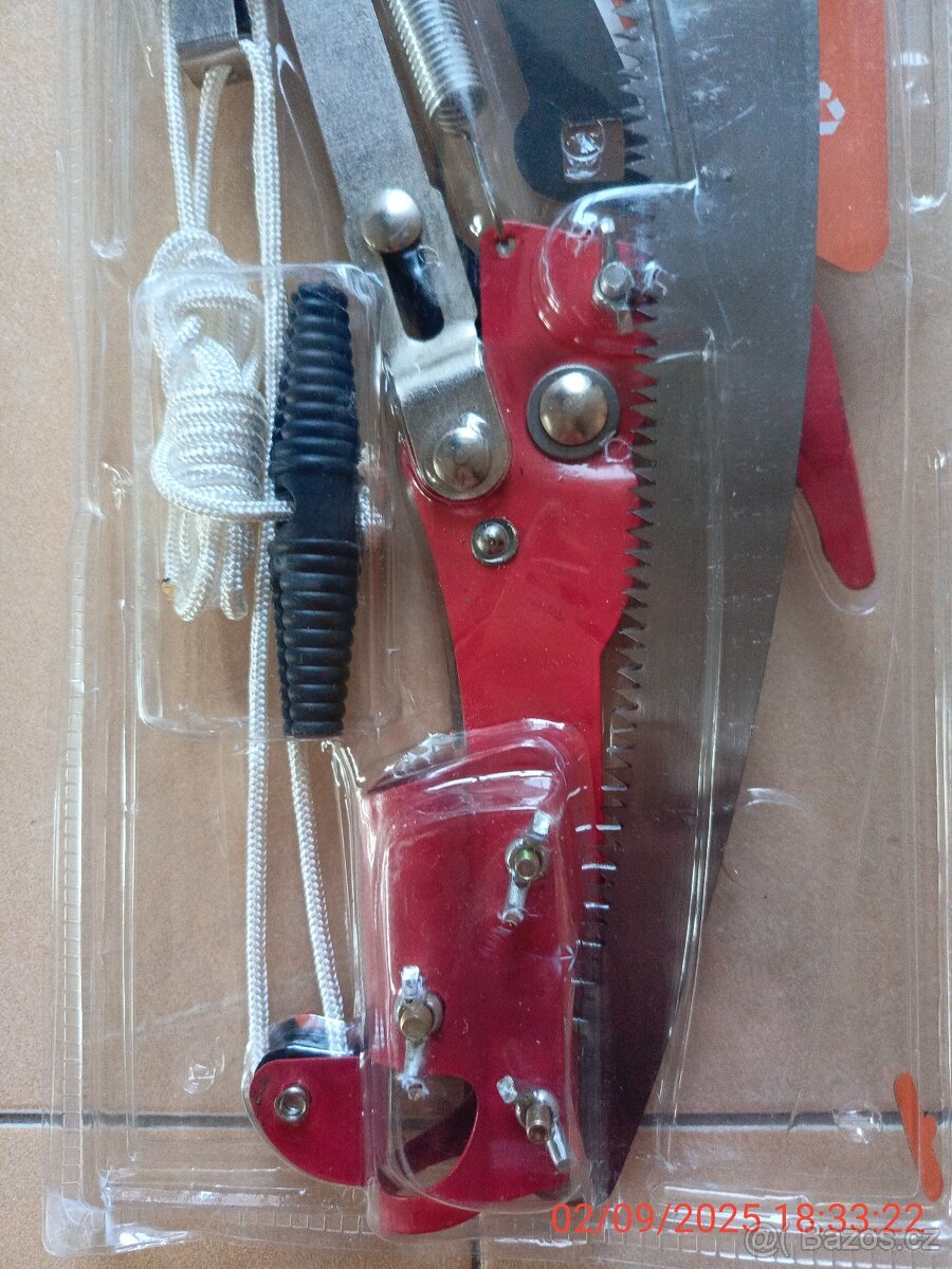 Teleskopický střihač větví. - 8
