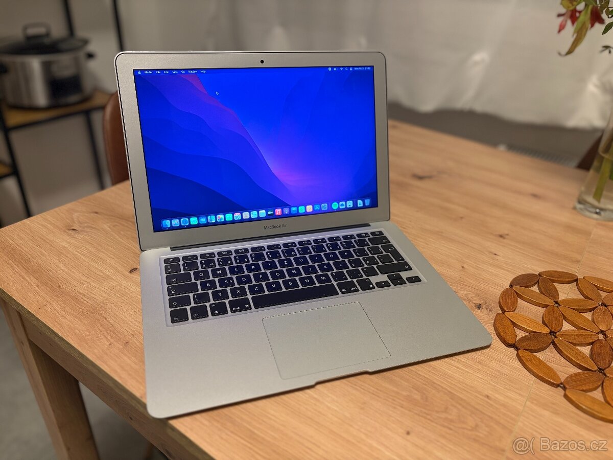 MacBook Air 13" (2017) - 8