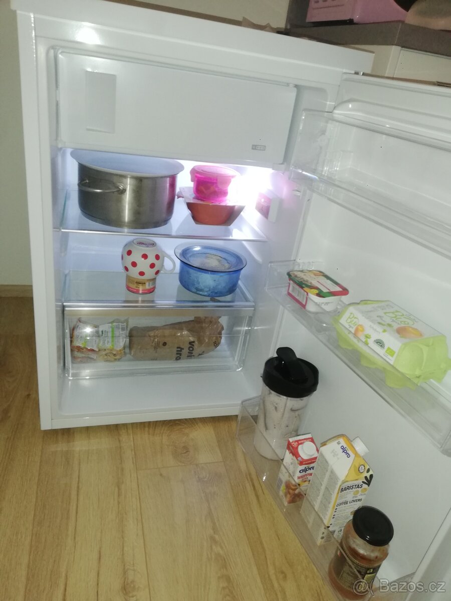 Lednička s mrazicí přihrádkou Electrolux - 8