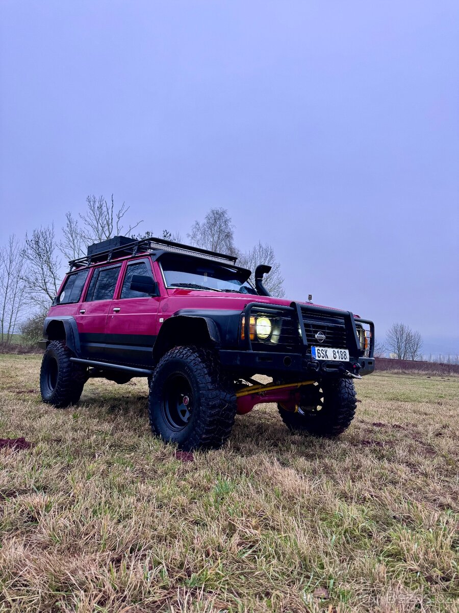 Nissan Patrol Y60 4.0 V8 - 8
