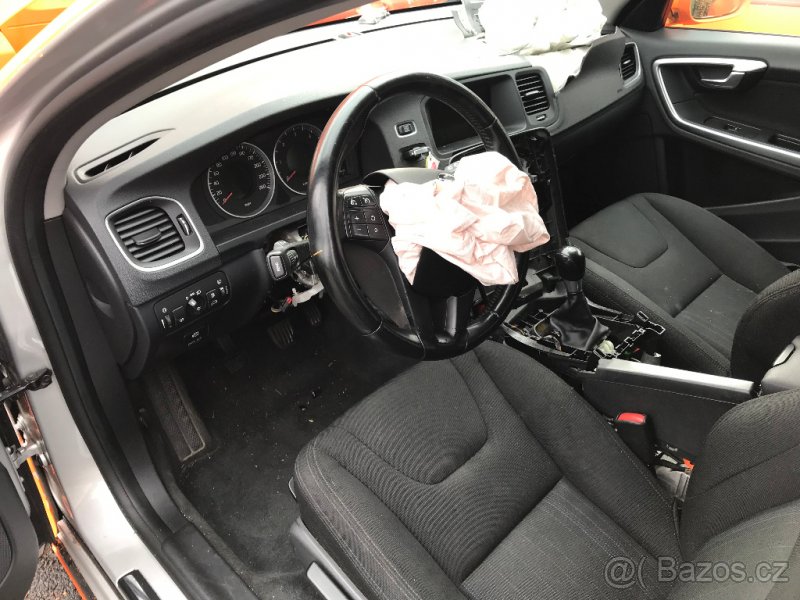 VOLVO V60 1,6 DRIVe 84kW 2012 6kvalt - díly - 8