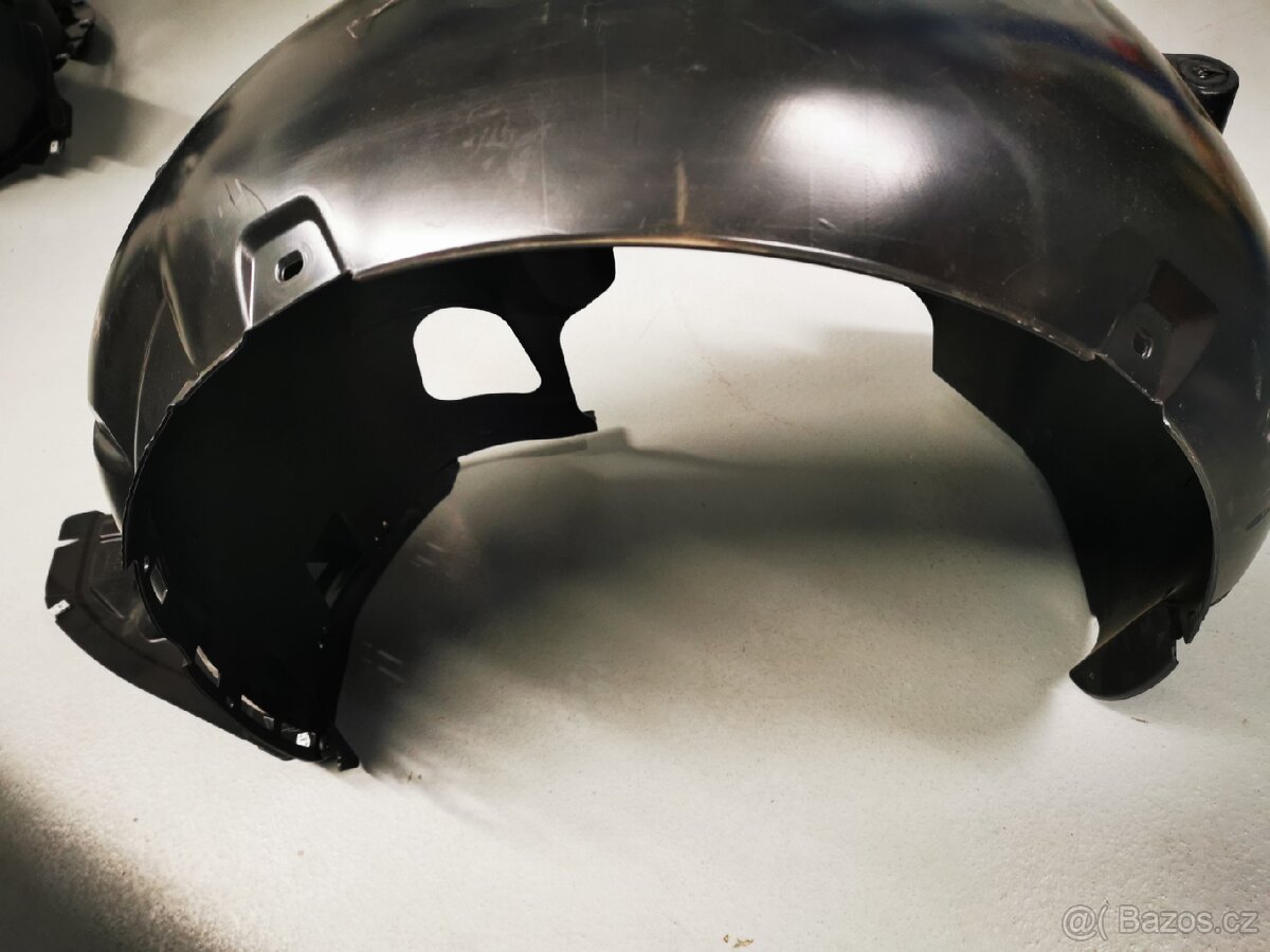 Levý Přední podběh Octavia - originál - 8