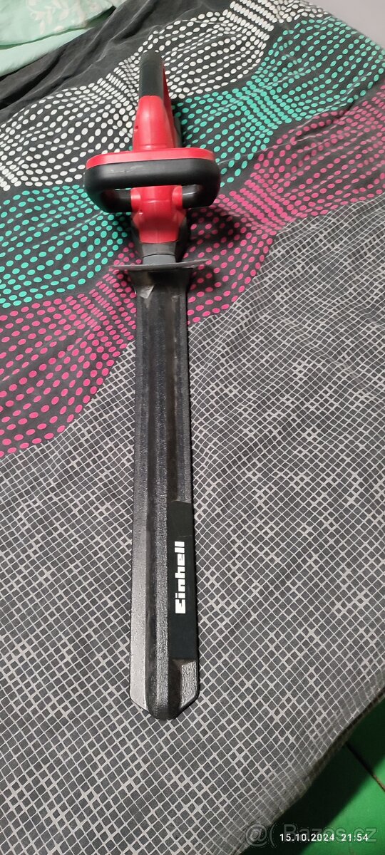 Pila na zivej plot - 8