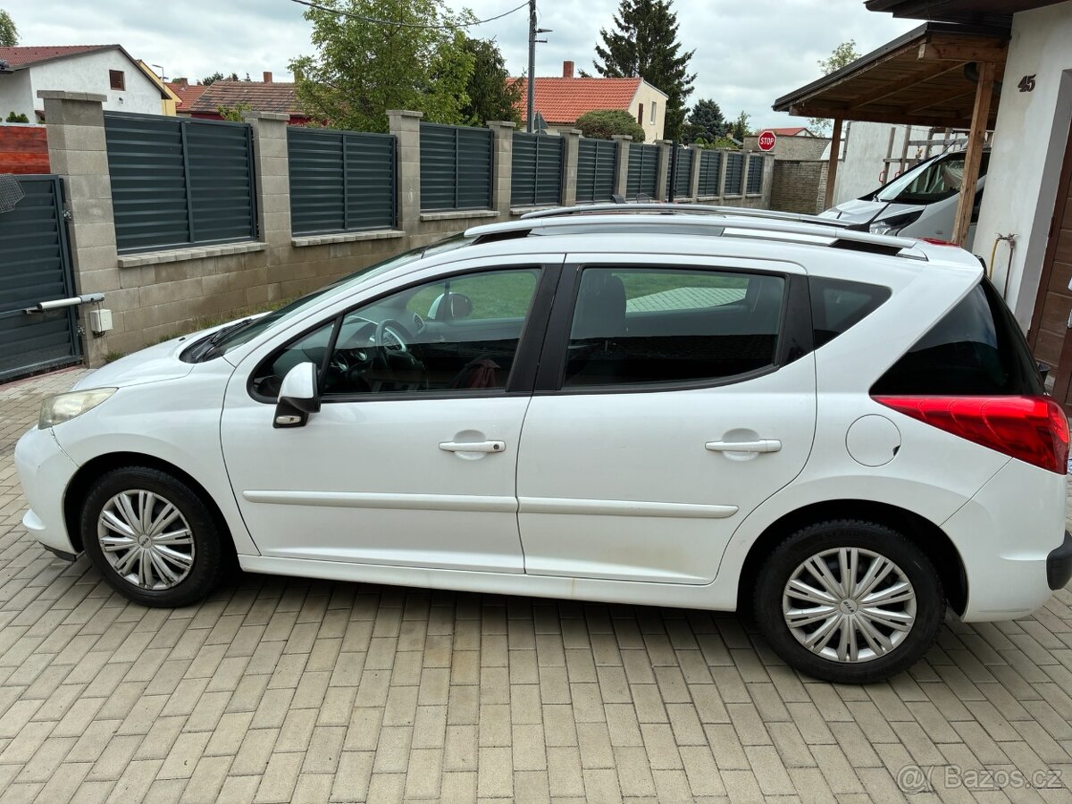 Peugeot 207 - 8