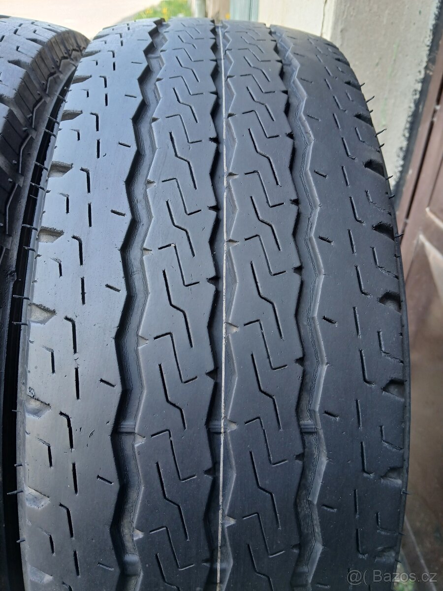 letní pneu 205/65/16C - 8