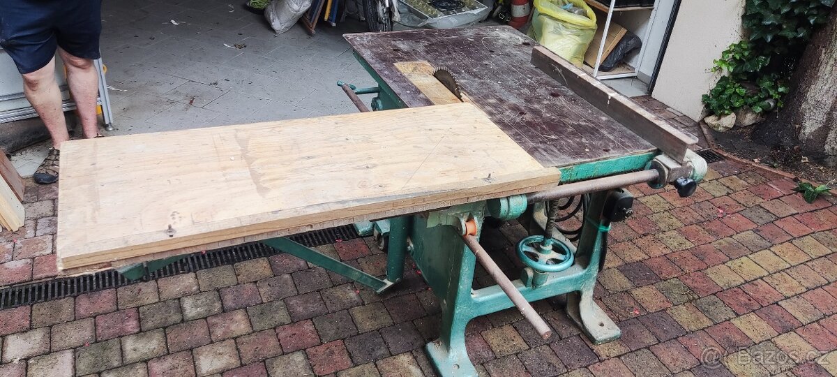 Masivní stolní pila s pravítkem a pojezdem - 8