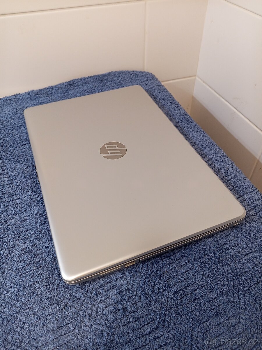 Notebook HP 15-bw017nc - Hezký stav - 8