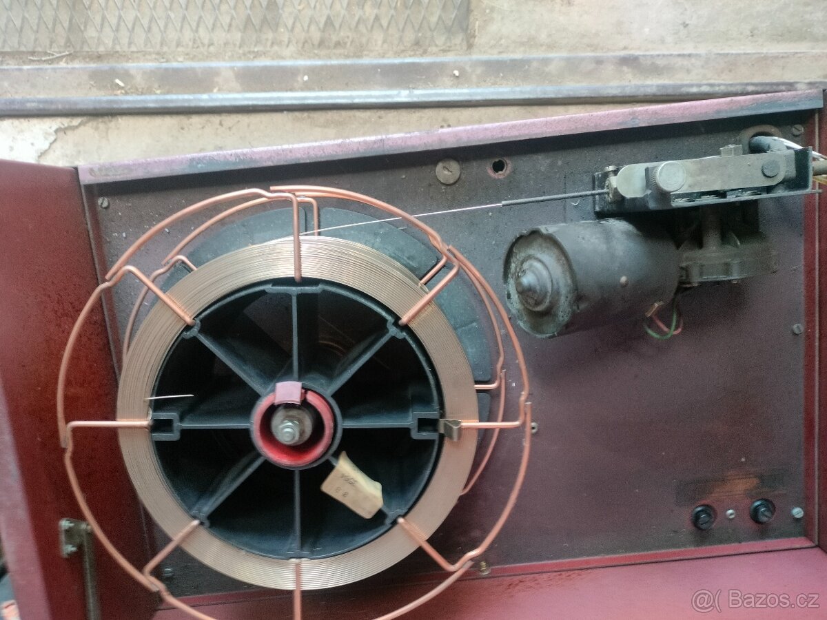 svářečka CO 2 8000 kč - 8