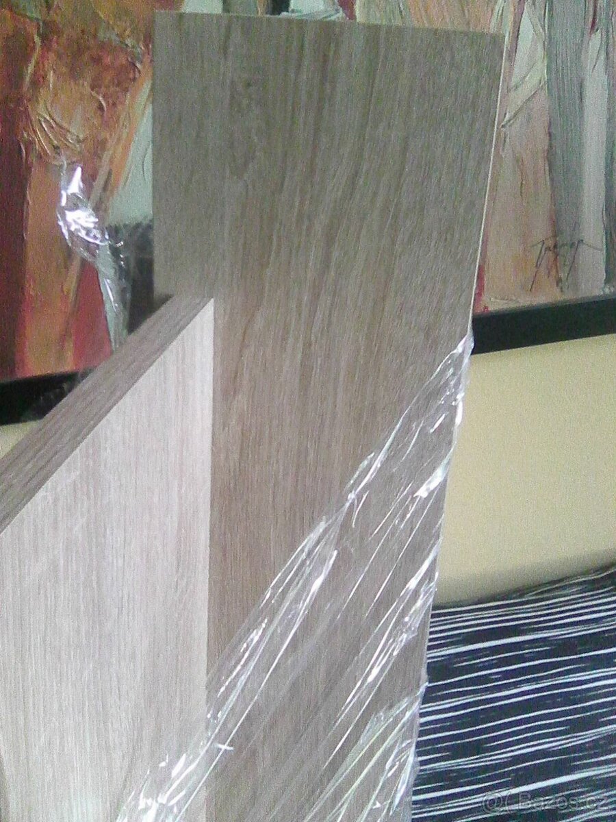 Závěsná obývací stěna s osvětlením jedné závěsné skříňky - 8