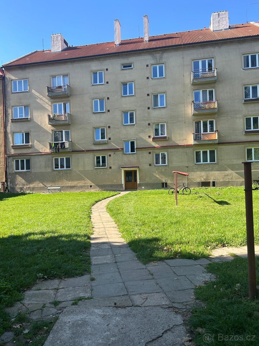 Byt 3+1+technická místnost - 8