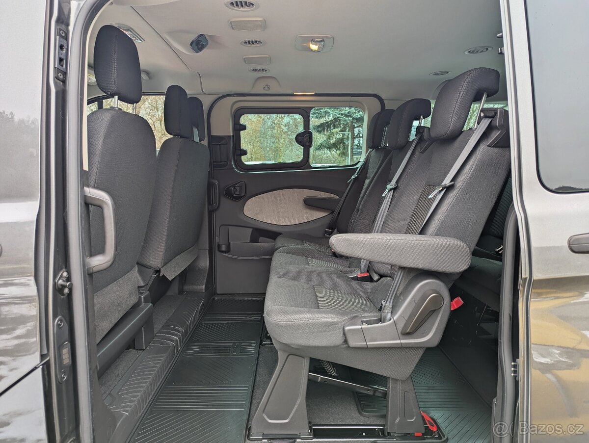 Ford Tourneo Custom 2.2TDCi 114kW 9 MÍST TITANIUM, KAMERA - 8