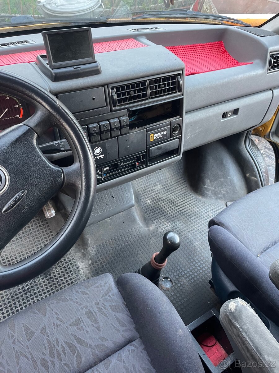 Transporter T4 verze long, nefunkčí 5. kvalt - 8