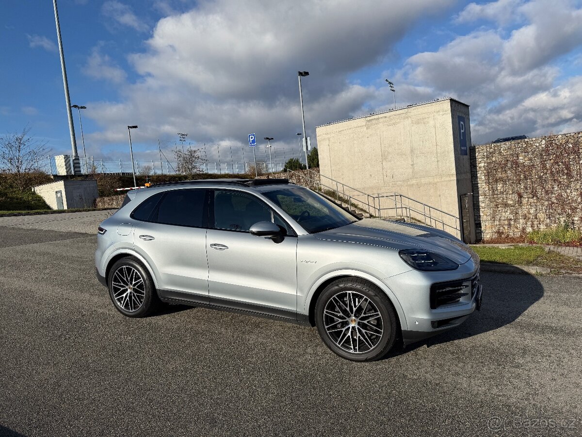 Porsche Cayenne E-Hybrid 2025 - 8