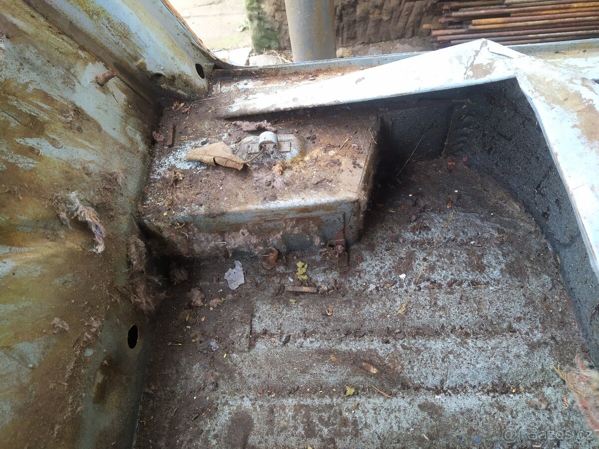 Skelet Škoda 100 110 - 8