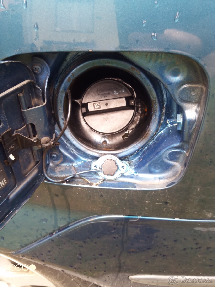 Nissan almera Tino 1,8 - 8