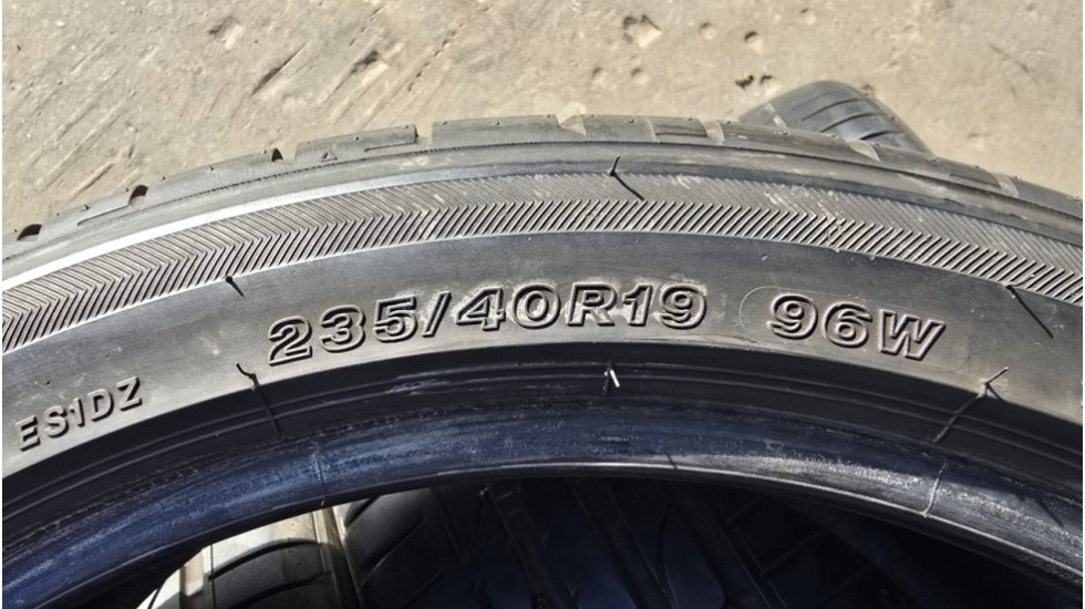 Letní pneu 235/40/19 Bridgestone - 8