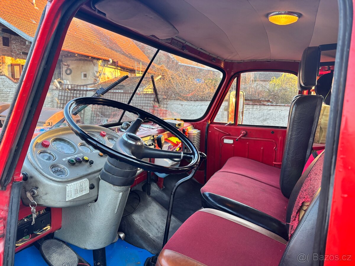 Tatra 148 CAS 32 - 8